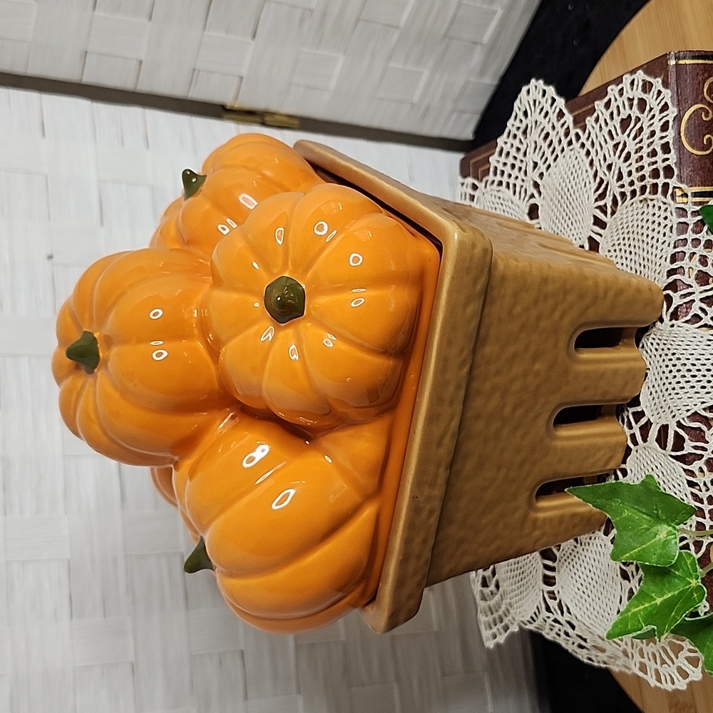 👉*ADORABLE* 3pc FARMSTAND PUMPKINS BASKET CERAMIC & CANDLE INSERT